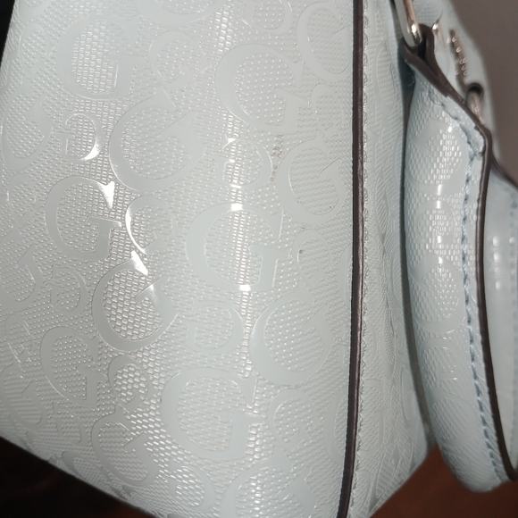 Guess Crossbody Purse - Picture 5 of 5